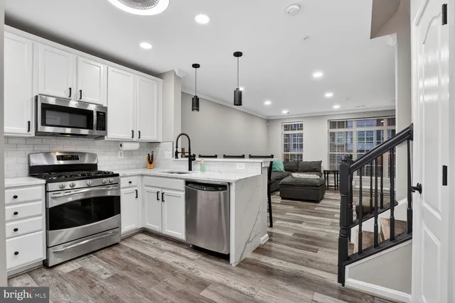 $489,000 | 42598 Cardinal Trace Terrace, Brambleton, VA 20148