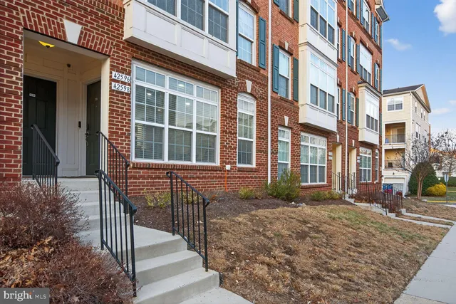 $489,000 | 42598 Cardinal Trace Terrace, Brambleton, VA 20148