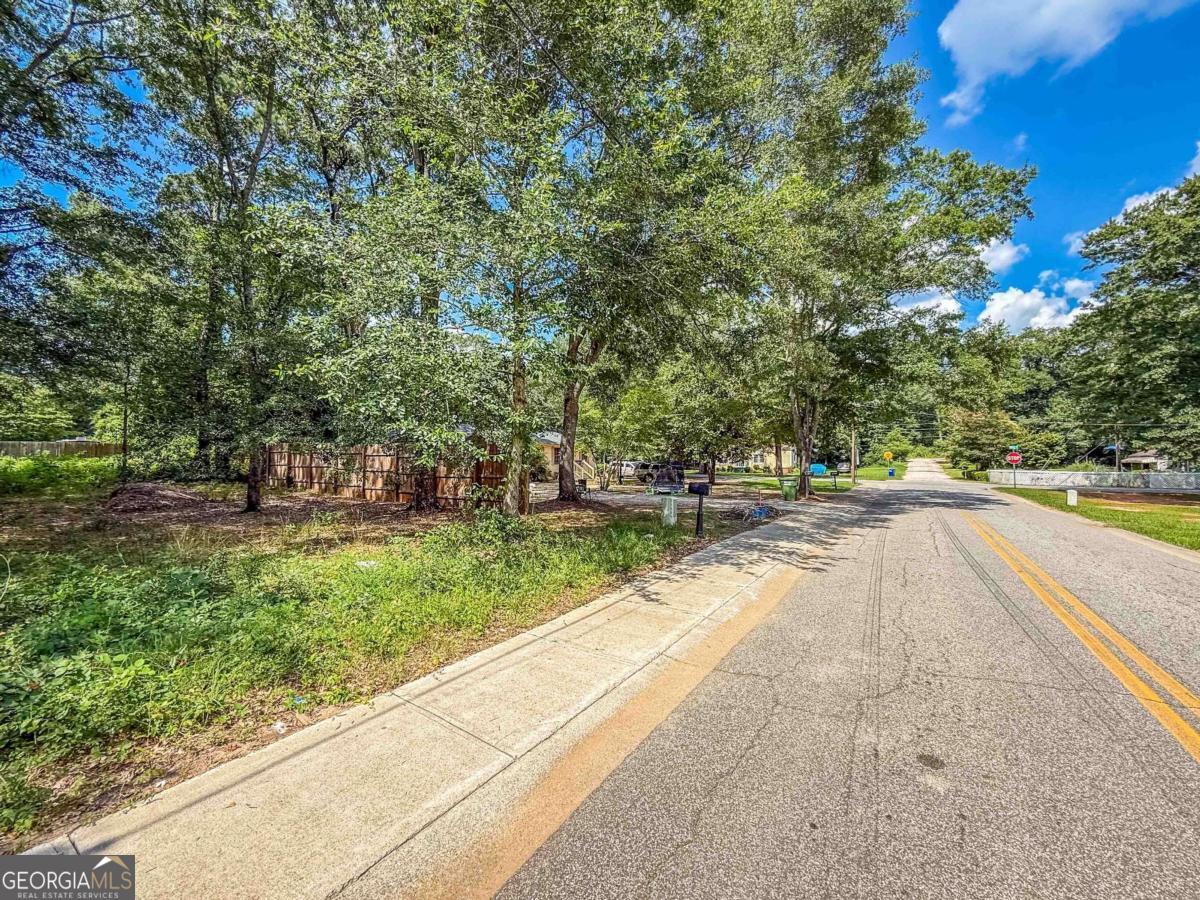 1013 Davis Street Monroe, GA 30655 - Photo 6 of 9