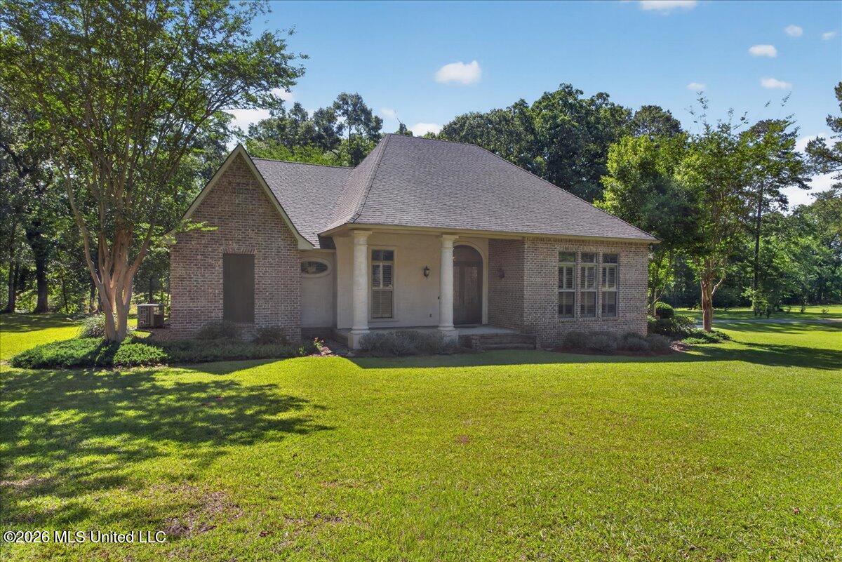 1043 Stonegate Drive McComb, MS 39648 - Photo 2 of 41 03-HJ0A6577