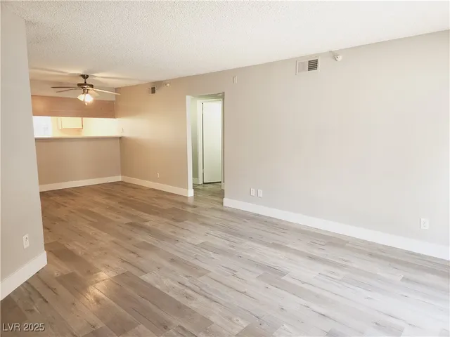 $1,299 | 2750 South Durango Drive, Unit 1049, Las Vegas, NV 89117