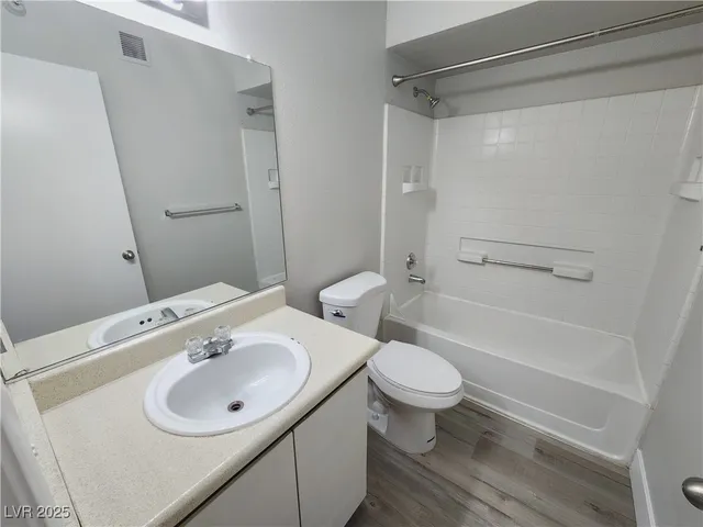 $1,299 | 2750 South Durango Drive, Unit 1049, Las Vegas, NV 89117