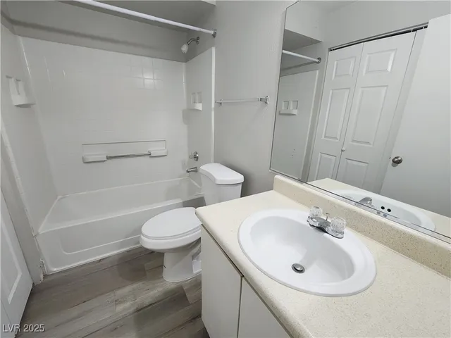 $1,299 | 2750 South Durango Drive, Unit 1049, Las Vegas, NV 89117