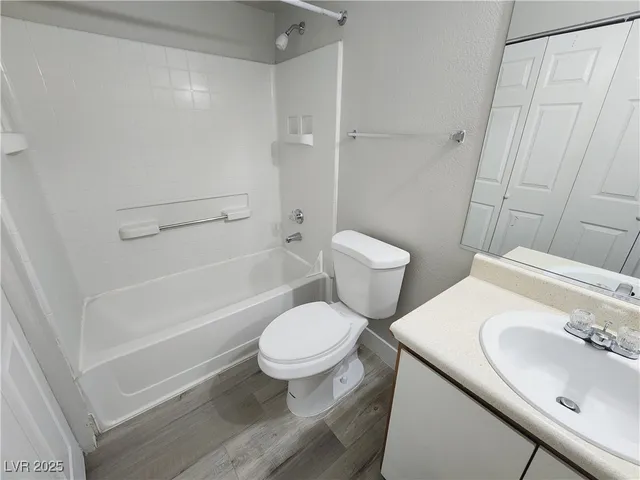 $1,299 | 2750 South Durango Drive, Unit 1049, Las Vegas, NV 89117