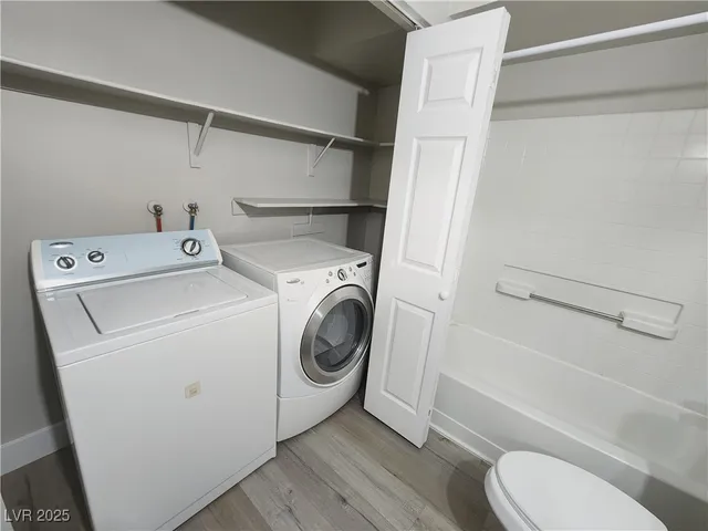 $1,299 | 2750 South Durango Drive, Unit 1049, Las Vegas, NV 89117