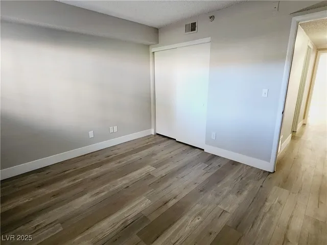 $1,299 | 2750 South Durango Drive, Unit 1049, Las Vegas, NV 89117