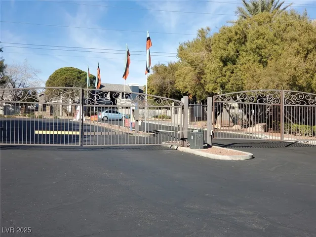 $1,299 | 2750 South Durango Drive, Unit 1049, Las Vegas, NV 89117