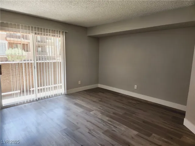 $1,299 | 2750 South Durango Drive, Unit 1049, Las Vegas, NV 89117