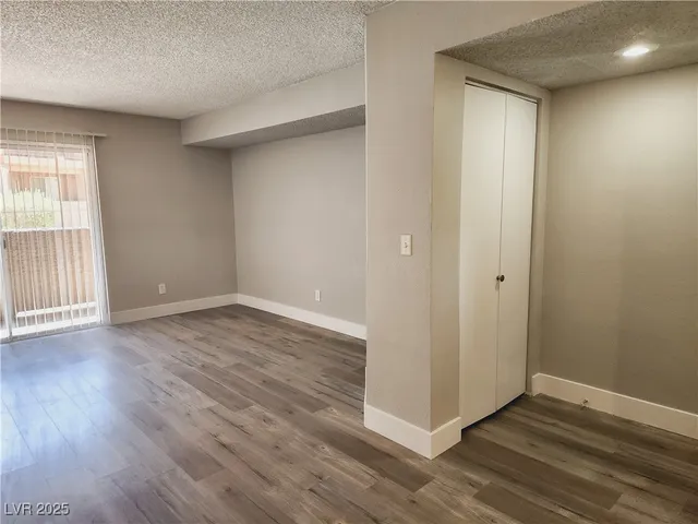 $1,299 | 2750 South Durango Drive, Unit 1049, Las Vegas, NV 89117