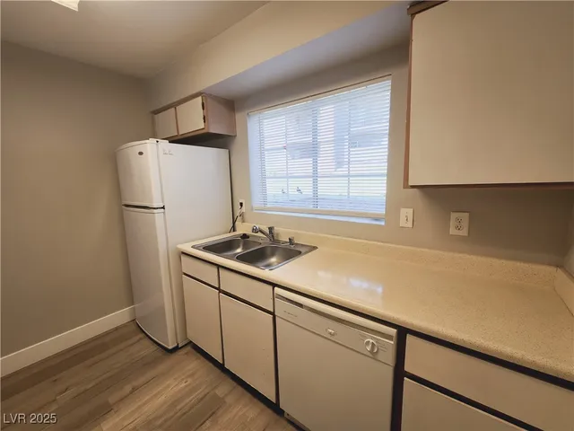 $1,299 | 2750 South Durango Drive, Unit 1049, Las Vegas, NV 89117