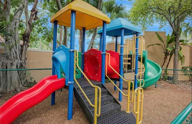 a view of a tennis court