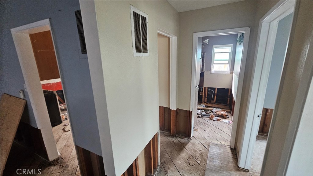 340 South Sunset Avenue Azusa, CA 91702 - Photo 4 of 15