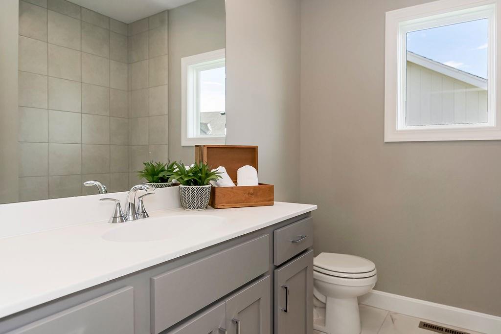 15841 Alhambra Street Overland Park, KS 66224 - Photo 7 of 53