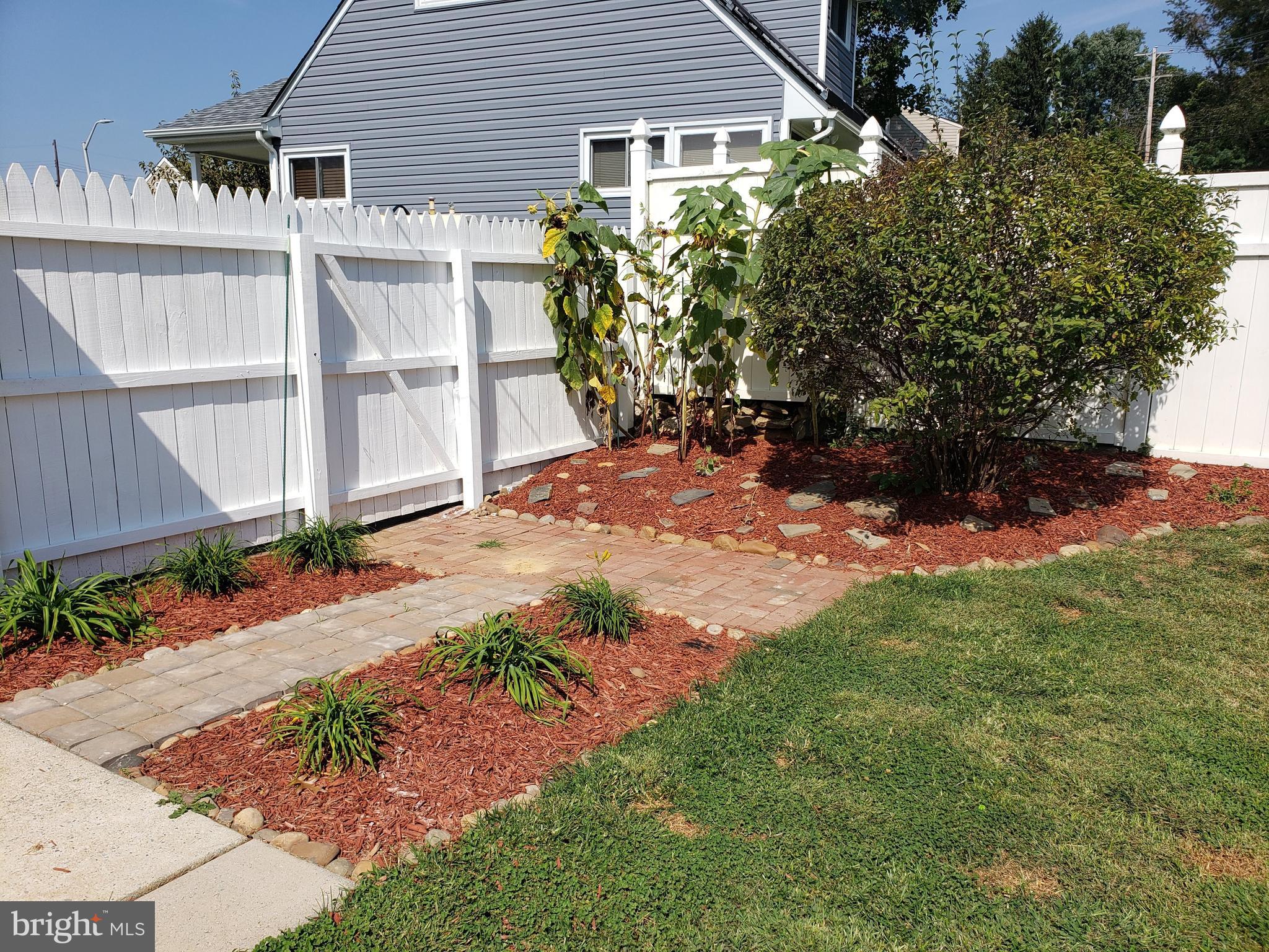 26 Towpath Road Levittown, PA 19056 - Photo 5 of 25