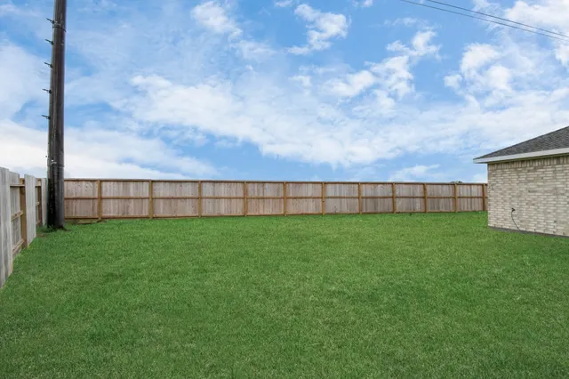 $239,900 | 1034 Gentle Nook Drive, Beasley, TX 77417