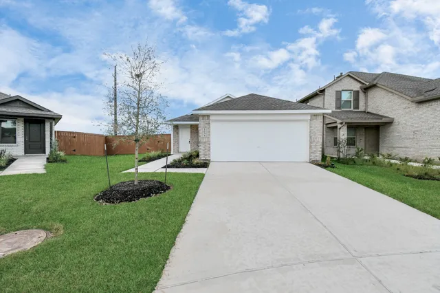 $239,900 | 1034 Gentle Nook Drive, Beasley, TX 77417