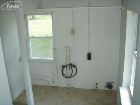 4433 Van Slyke Road Flint, MI 48507 - Photo 13 of 13 20125082-12.JPG