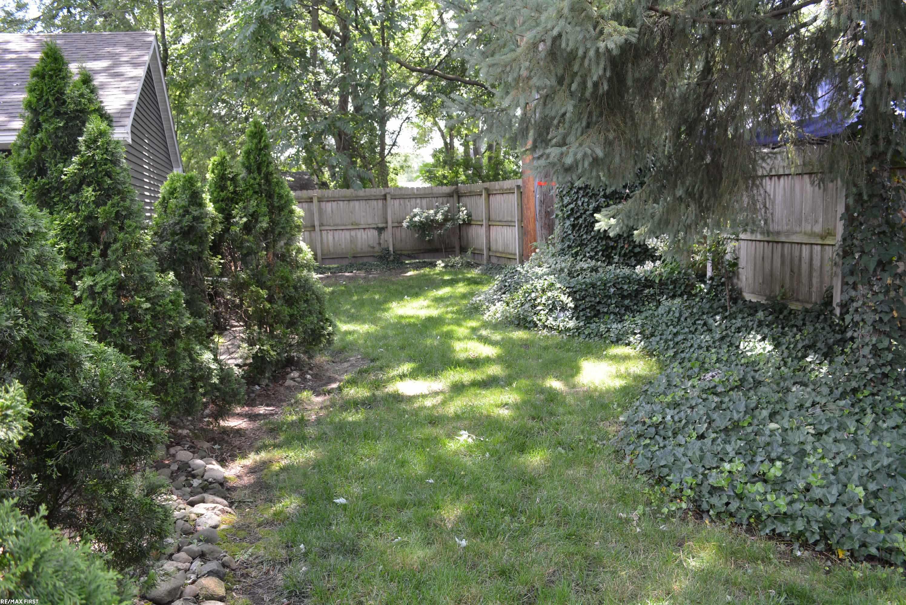 2675 Cumberland Road Berkley, MI 48072 - Photo 46 of 50 50148233-2fc29534-83ab-47d1-ab4b-7d835955dfbc.JPG