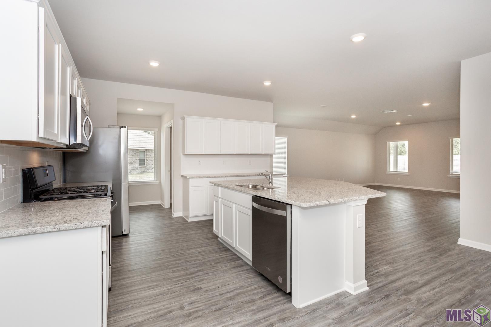 44129 Covington Ridge Drive Hammond, LA 70403 - Photo 1 of 25 Gallery Image 1