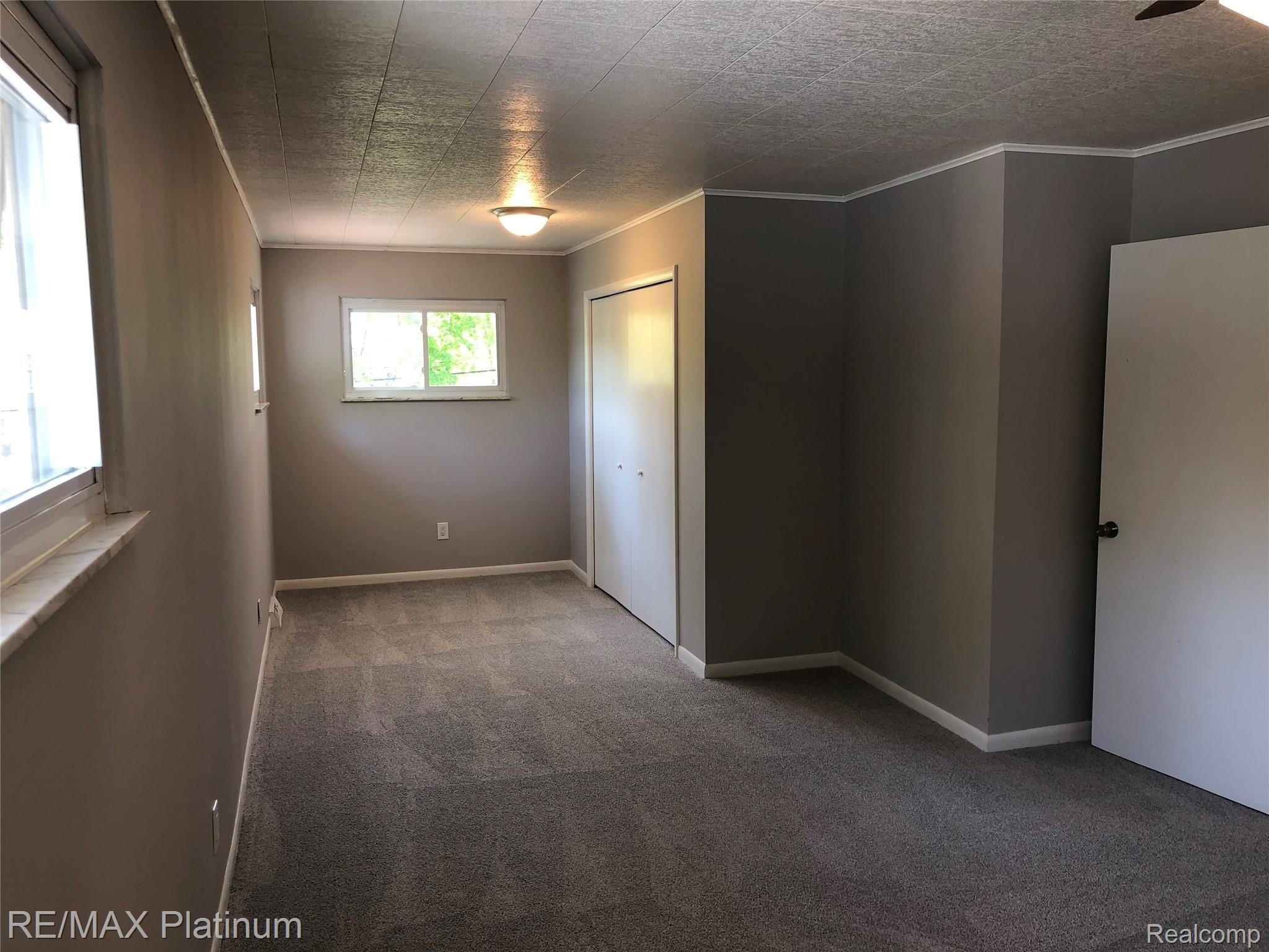 2129 Highfield Road Waterford, MI 48329 - Photo 8 of 18 08.JPG