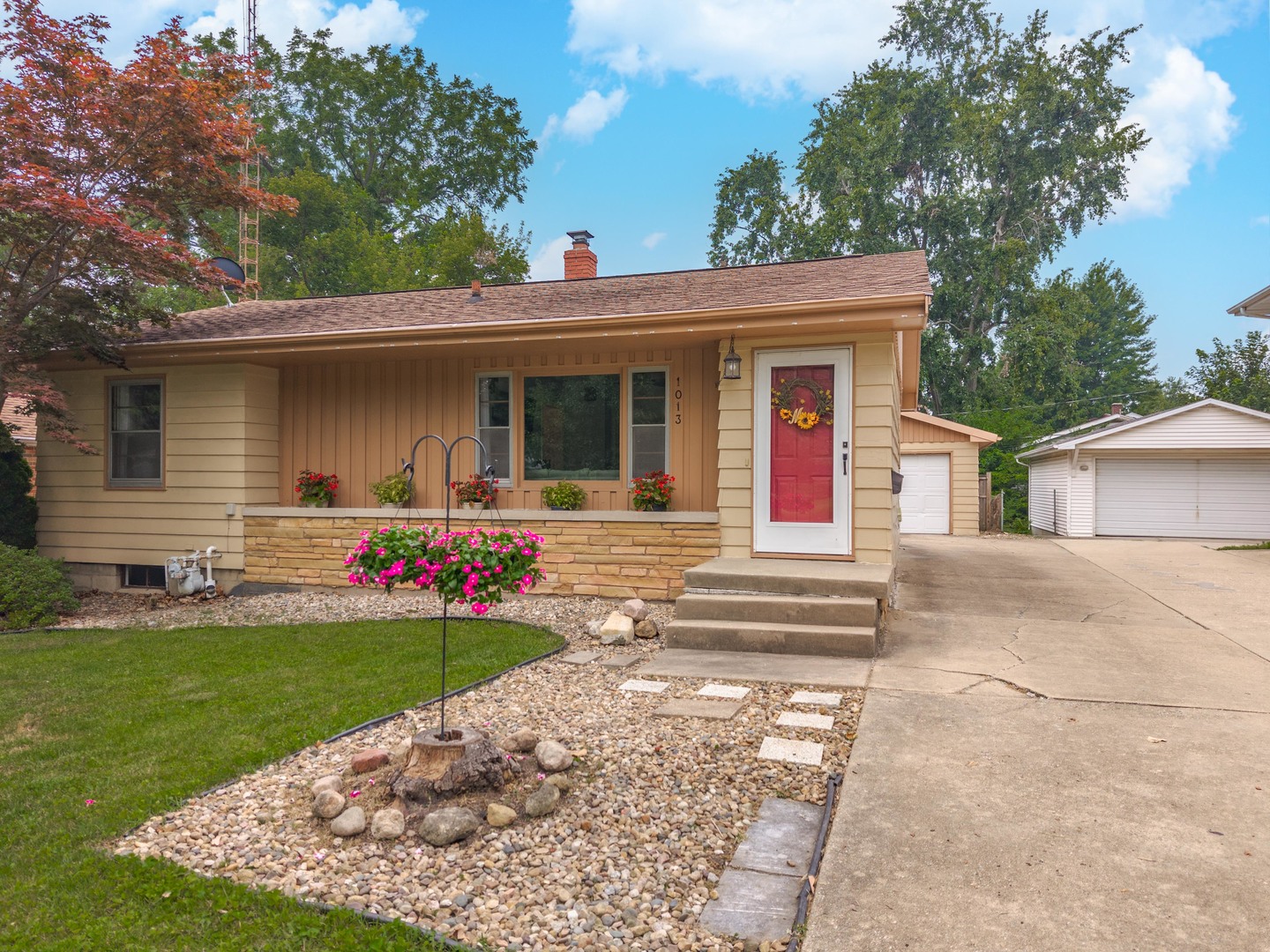 1013 North Walnut Street Normal, IL 61761 - Photo 2 of 39 Gallery Image 2