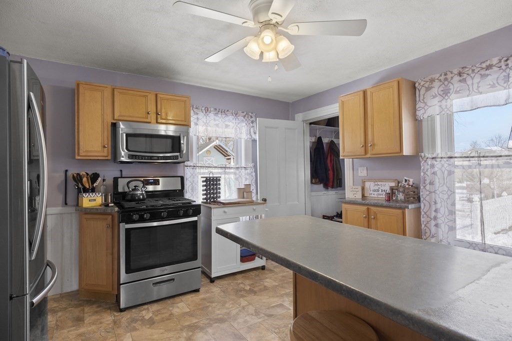 43 Groton Road Chelmsford, MA 01863 - Photo 20 of 42 Gallery Image 20