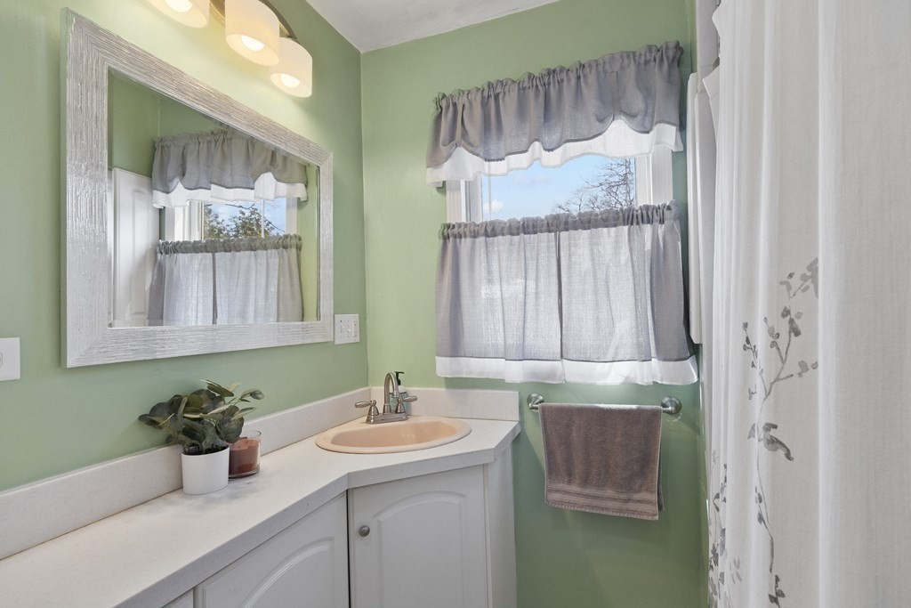43 Groton Road Chelmsford, MA 01863 - Photo 26 of 42 Gallery Image 26