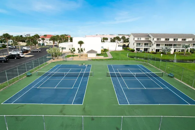 a view of a tennis court