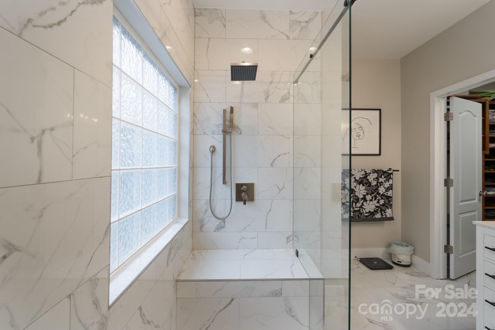 925 Treasure Court Fort Mill, SC 29708 - Photo 4 of 45 a bathroom with a bathtub and shower