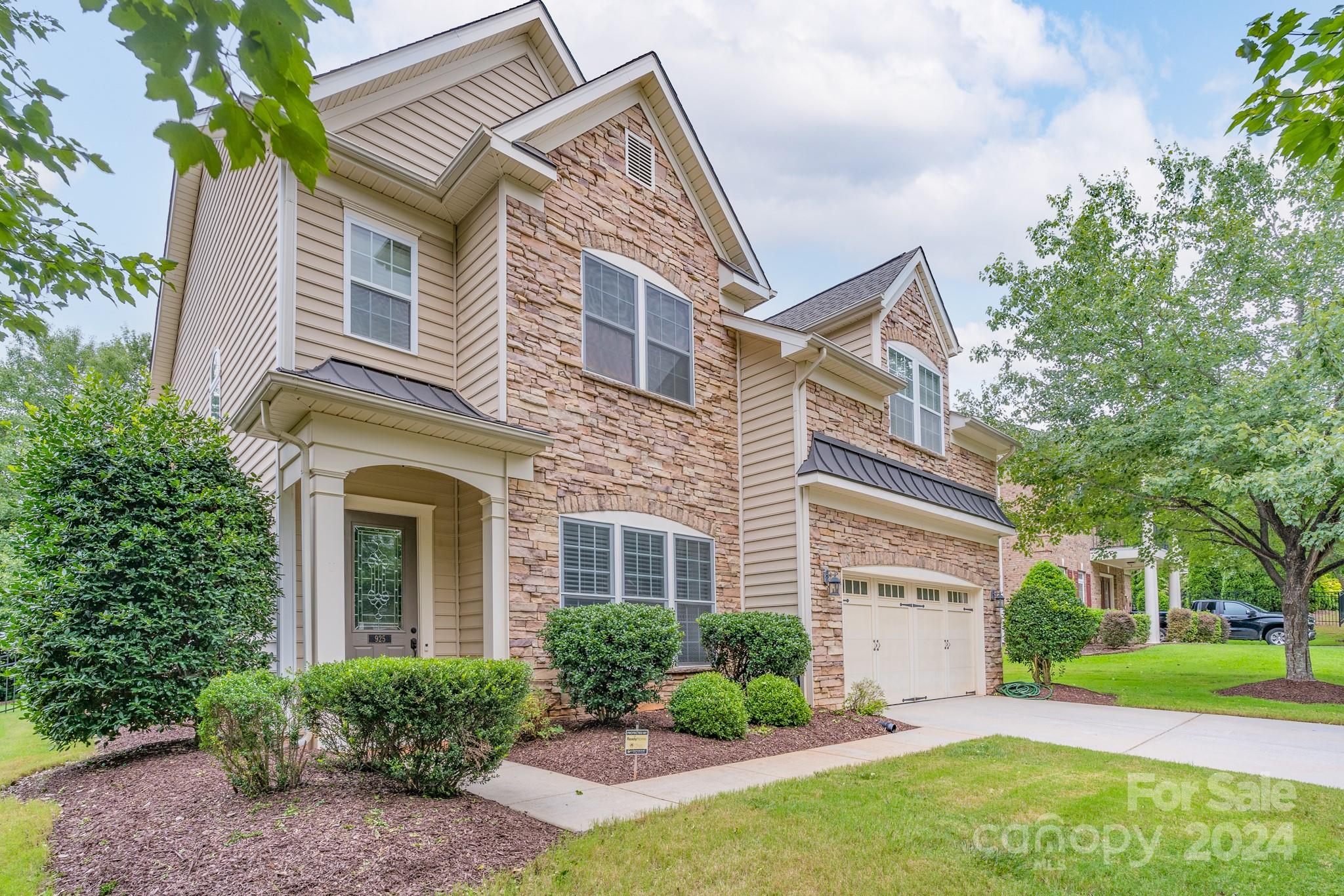 925 Treasure Court Fort Mill, SC 29708 - Photo 5 of 45 front view of a house with a yard