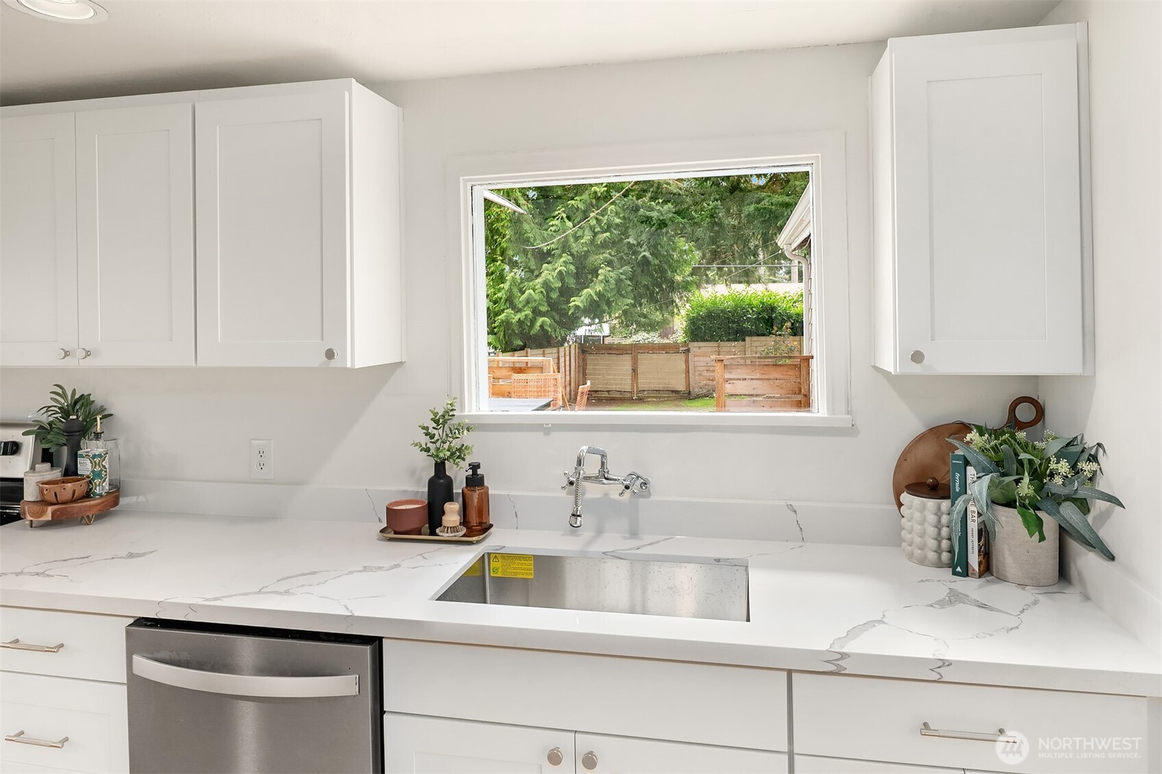 215 Northwest 130th Street Seattle, WA 98177 - Photo 8 of 28
