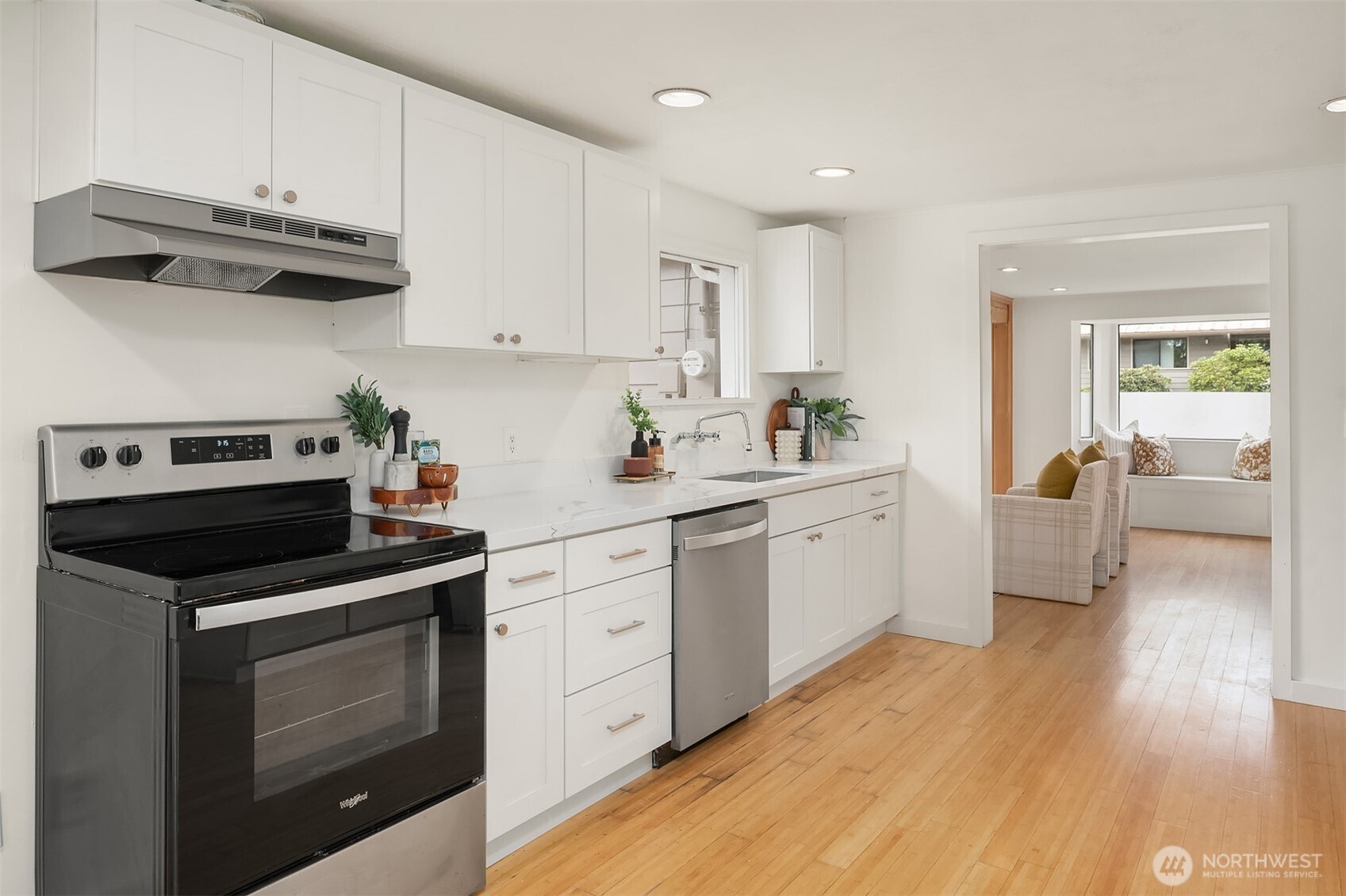 215 Northwest 130th Street Seattle, WA 98177 - Photo 9 of 28