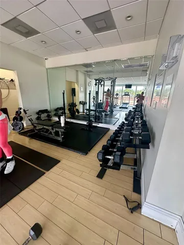 $3,900 | 5750 Collins Avenue, Unit 10F, Miami Beach, FL 33140