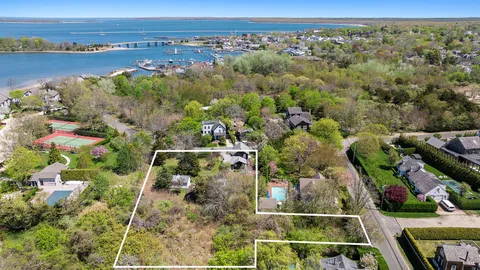 $2,750,000 | 133 Glover Street, Sag Harbor, NY 11963