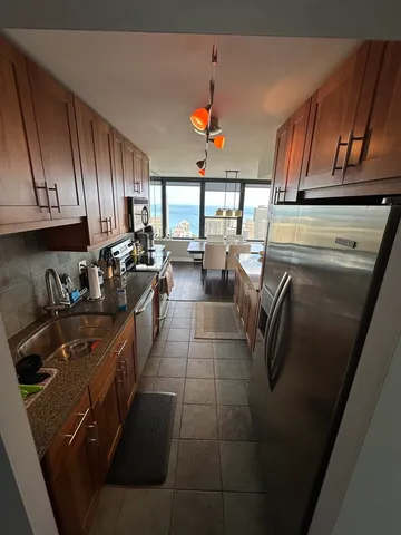 $4,445 | 1560 North Sandburg Terrace, Unit 4002, Chicago, IL 60610