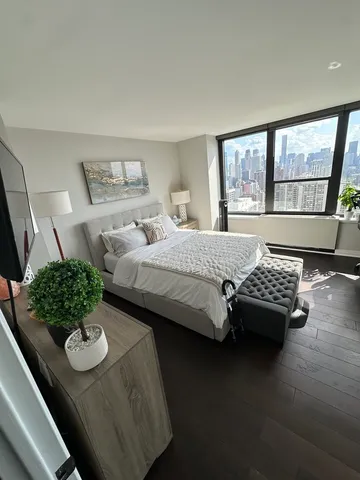 $4,445 | 1560 North Sandburg Terrace, Unit 4002, Chicago, IL 60610