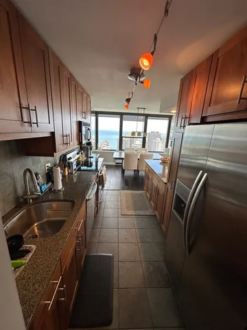 $4,445 | 1560 North Sandburg Terrace, Unit 4002, Chicago, IL 60610