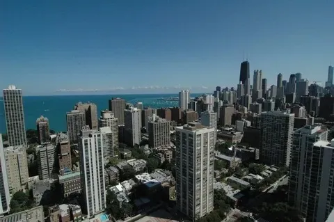 $4,445 | 1560 North Sandburg Terrace, Unit 4002, Chicago, IL 60610