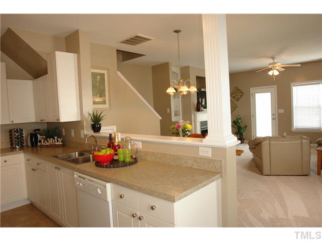 2037 Metacomet Way Raleigh, NC 27604 - Photo 3 of 25
