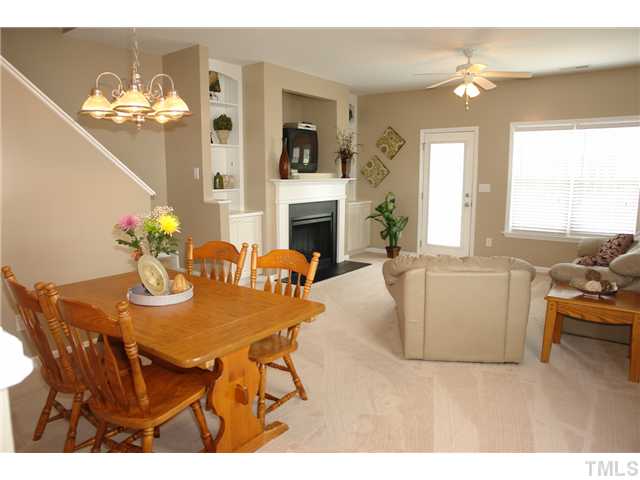 2037 Metacomet Way Raleigh, NC 27604 - Photo 8 of 25