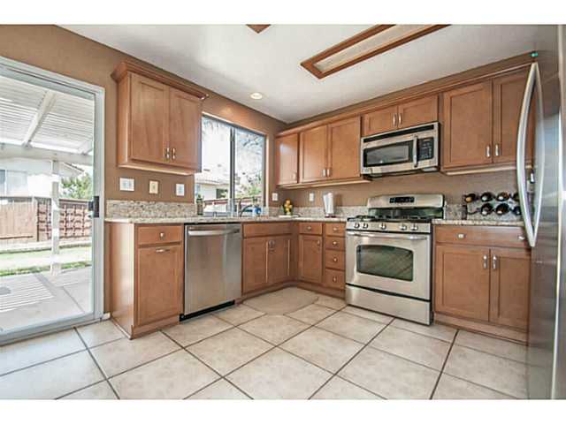 312 Brookstone Place Santee, CA 92071 - Photo 3 of 24 Gallery Image 3