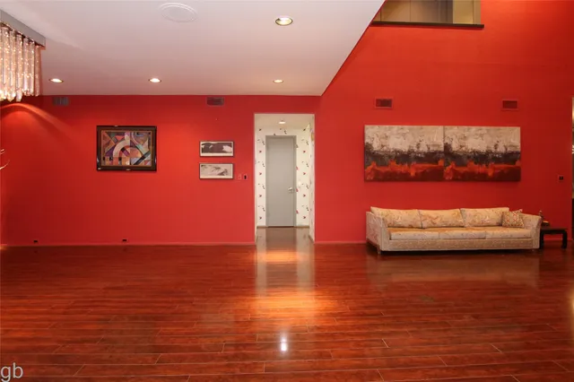 a view of a livingroom with furniture