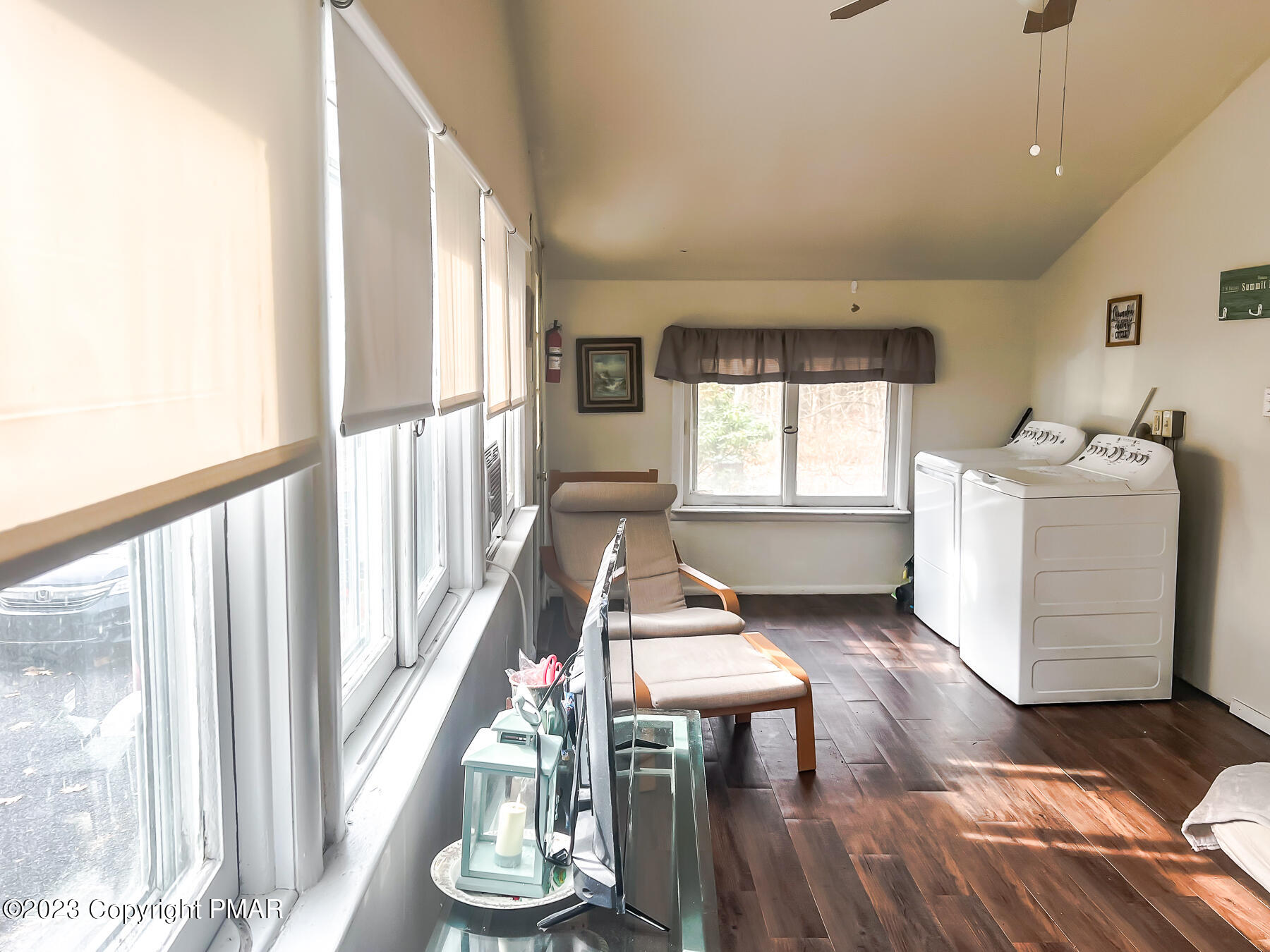 216 Sutton Place Pocono Summit, PA 18346 - Photo 5 of 34 216 Sutton Place (6)