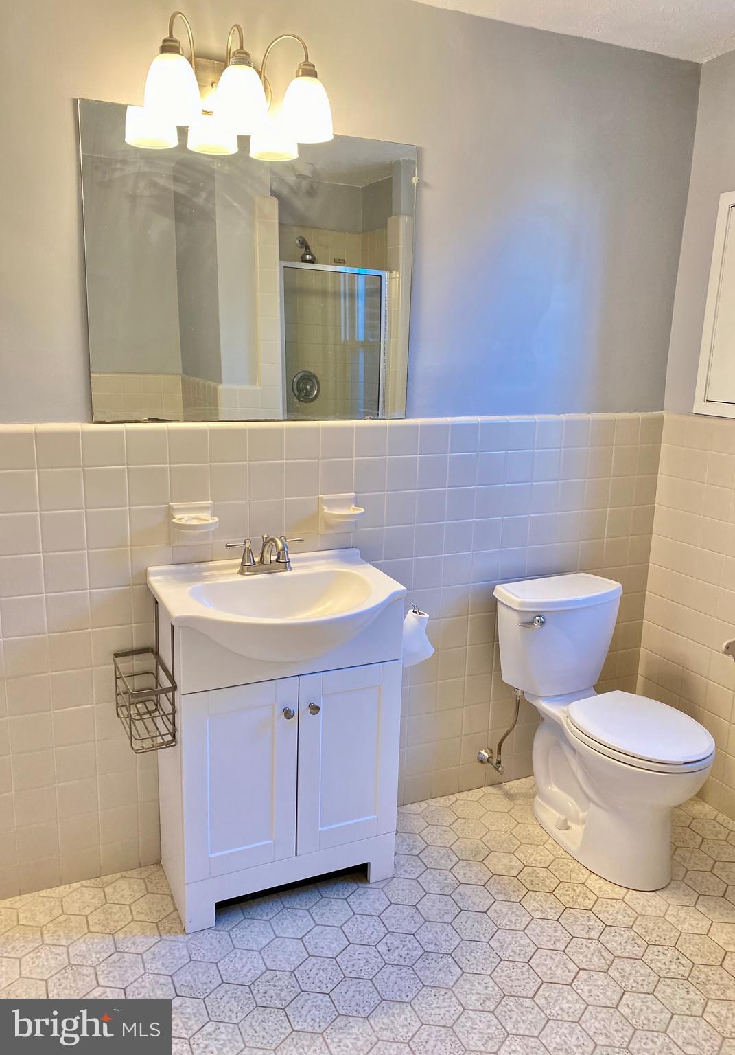 528 Rhawn Street Philadelphia, PA 19111 - Photo 21 of 26 Bathroom