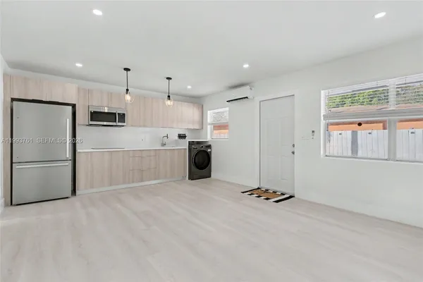 $1,900 | 55 Southwest 13th Street, Unit 2, Dania Beach, FL 33004