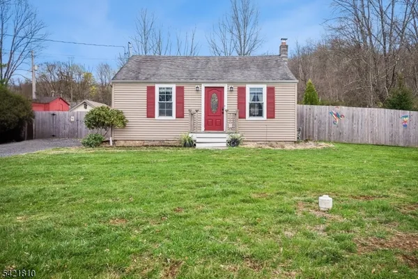 $359,000 | 25 Railroad Avenue, Califon, NJ 07830