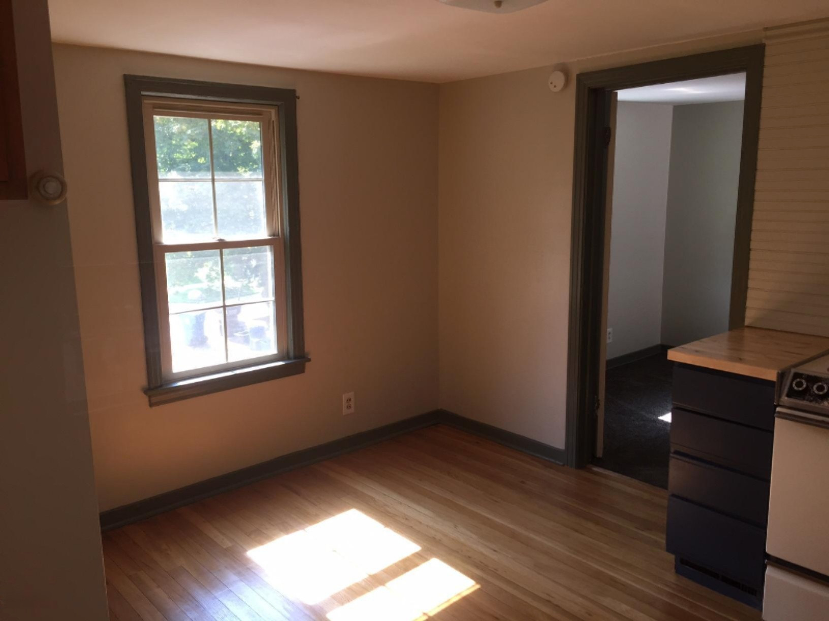 401 Sheldon Road Grand Haven, MI 49417 - Photo 14 of 29 403 1_2 Kitch