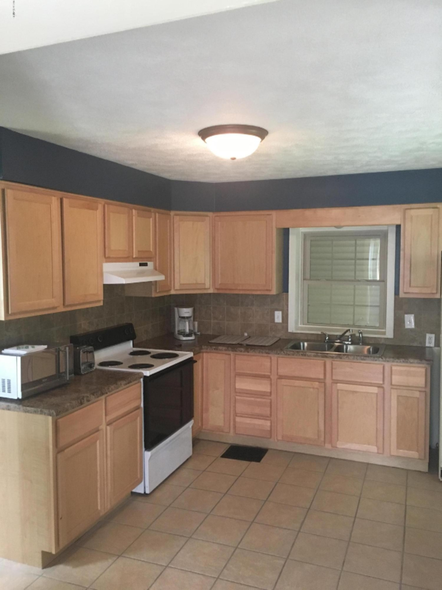 401 Sheldon Road Grand Haven, MI 49417 - Photo 6 of 29 401 Kitchen (1)