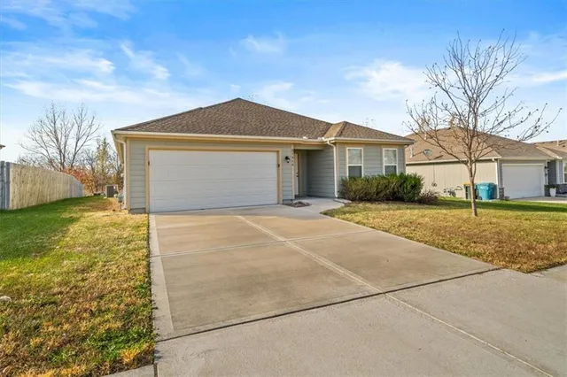 $342,500 | 21814 South Franklin Street, Spring Hill, KS 66083