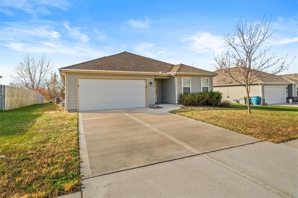 21814 South Franklin Street Spring Hill, KS 66083 - Photo 2 of 28